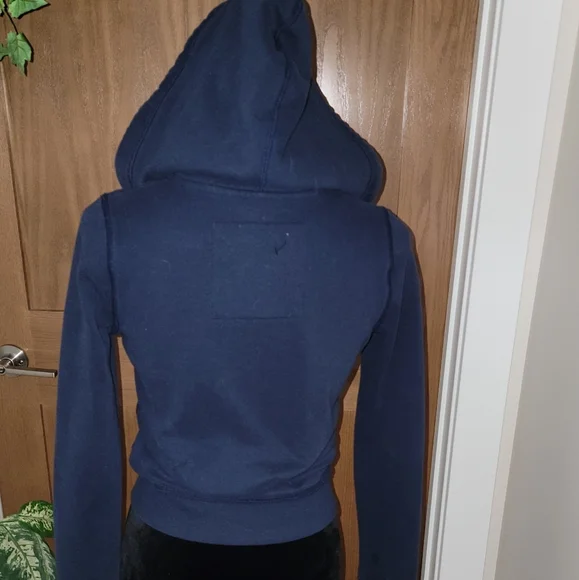 HOLLISTER - Picture 9 of 12